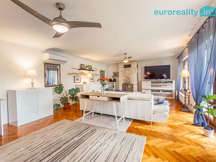 Prodej rodinného domu 196 m², pozemek 2 259 m² - foto 4