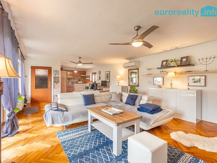 Prodej rodinného domu 196 m², pozemek 2 259 m² - foto 6