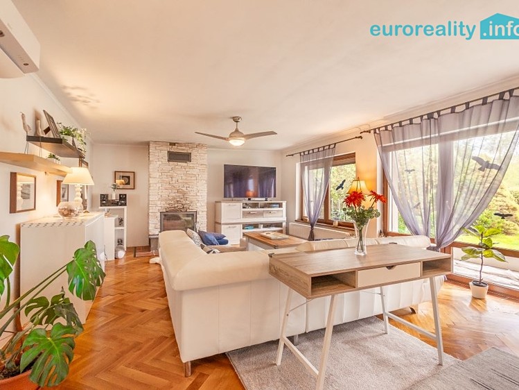 Prodej rodinného domu 196 m², pozemek 2 259 m² - foto 5