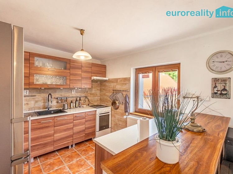 Prodej rodinného domu 196 m², pozemek 2 259 m² - foto 8