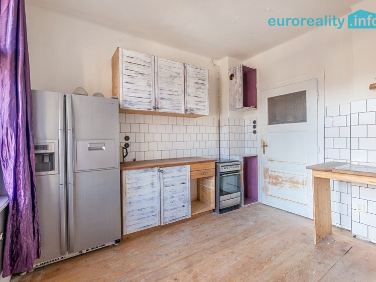 Prodej rodinného domu 218 m², pozemek 191 m² - foto 2