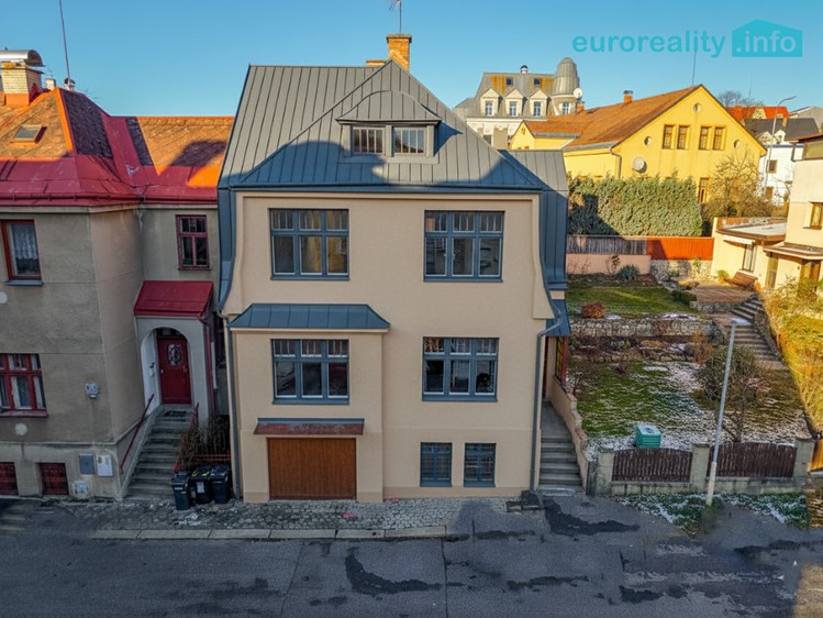 Prodej rodinného domu 218 m², pozemek 191 m² - foto 4
