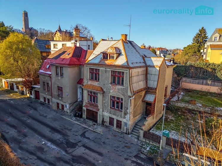 Prodej rodinného domu 218 m², pozemek 191 m² - foto 1