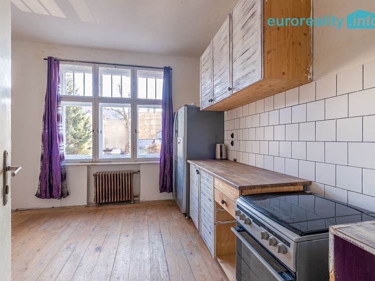 Prodej rodinného domu 218 m², pozemek 191 m² - foto 6