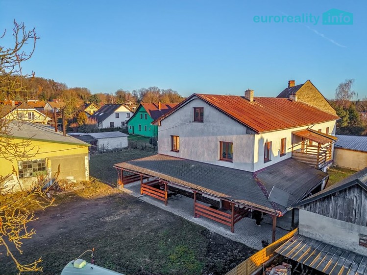 Prodej rodinného domu 272 m², pozemek 857 m² - foto 2