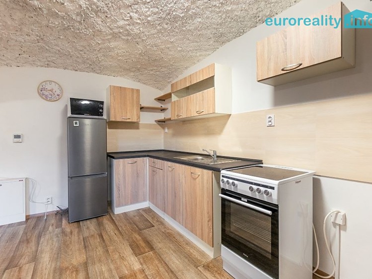Prodej rodinného domu 272 m², pozemek 857 m² - foto 6