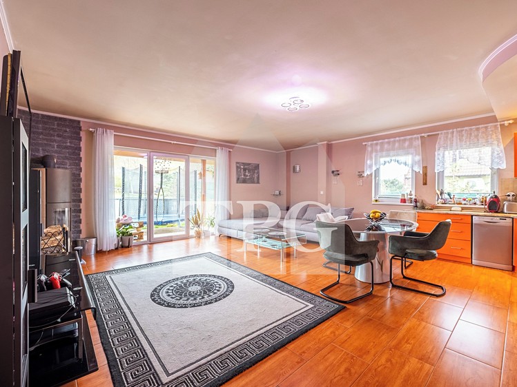 Prodej rodinného domu 144 m², pozemek 827 m² - foto 3