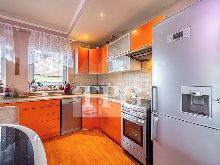 Prodej rodinného domu 144 m², pozemek 827 m² - foto 5