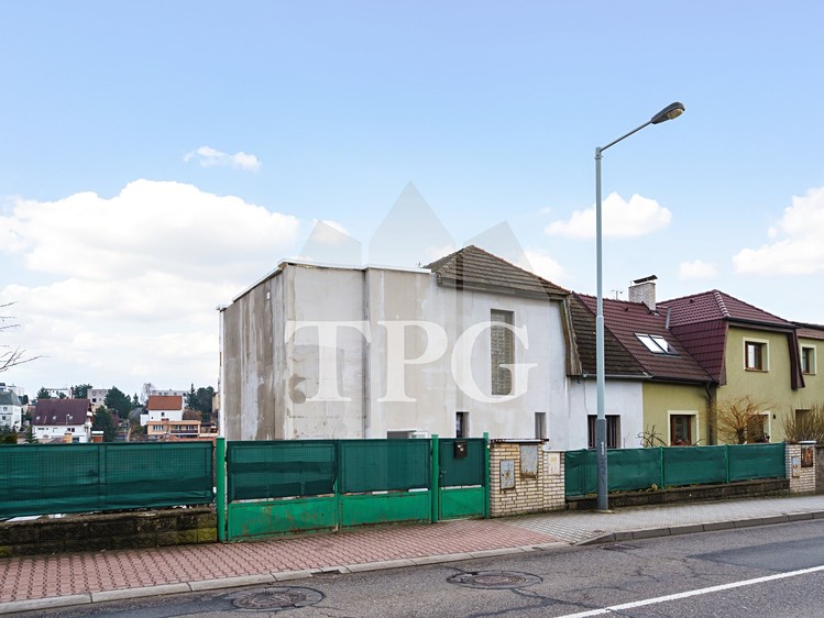 Prodej rodinného domu 350 m², pozemek 604 m² - foto 1