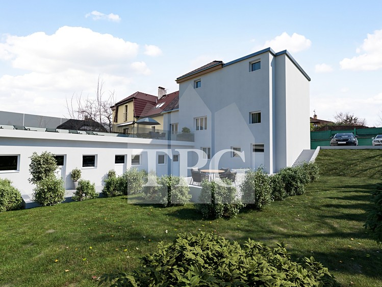 Prodej rodinného domu 350 m², pozemek 604 m² - foto 2