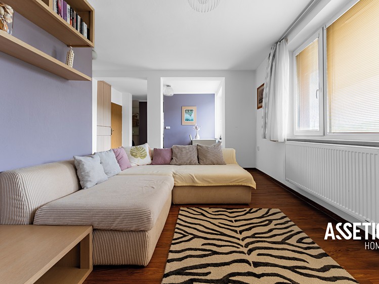 Prodej rodinného domu 244 m², pozemek 792 m² - foto 3