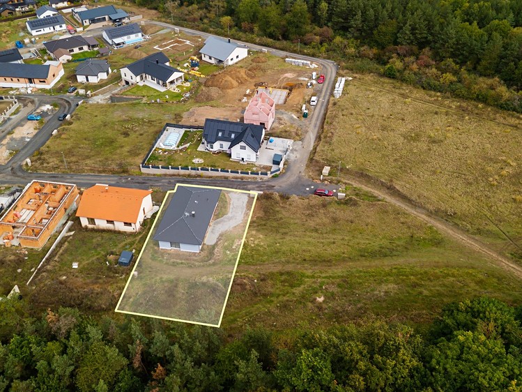 Prodej rodinného domu 122 m², pozemek 979 m² - foto 2