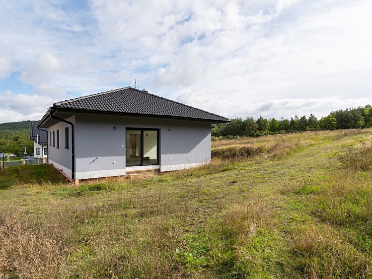 Prodej rodinného domu 122 m², pozemek 979 m² - foto 5