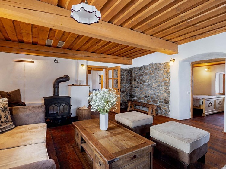 Prodej rodinného domu 250 m², pozemek 461 m² - foto 2