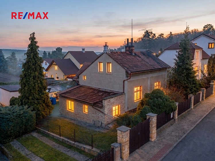 Prodej rodinného domu 168 m², pozemek 483 m² - foto 1