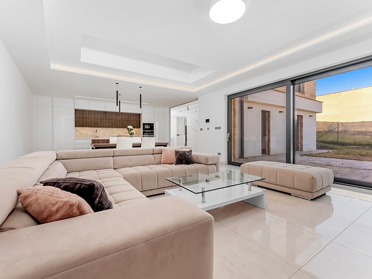 Prodej rodinného domu 265 m², pozemek 600 m² - foto 6