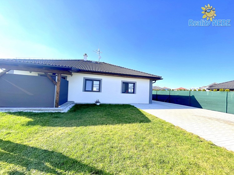 Prodej rodinného domu 109 m², pozemek 762 m² - foto 1