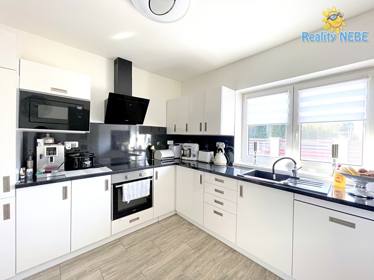Prodej rodinného domu 109 m², pozemek 762 m² - foto 4