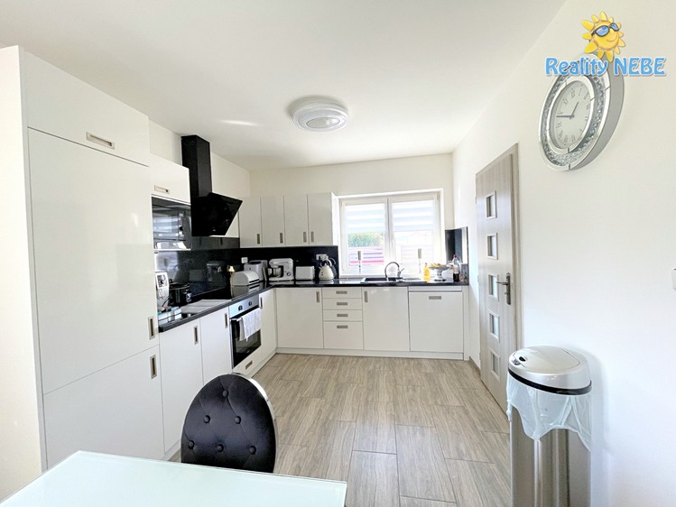 Prodej rodinného domu 109 m², pozemek 762 m² - foto 5
