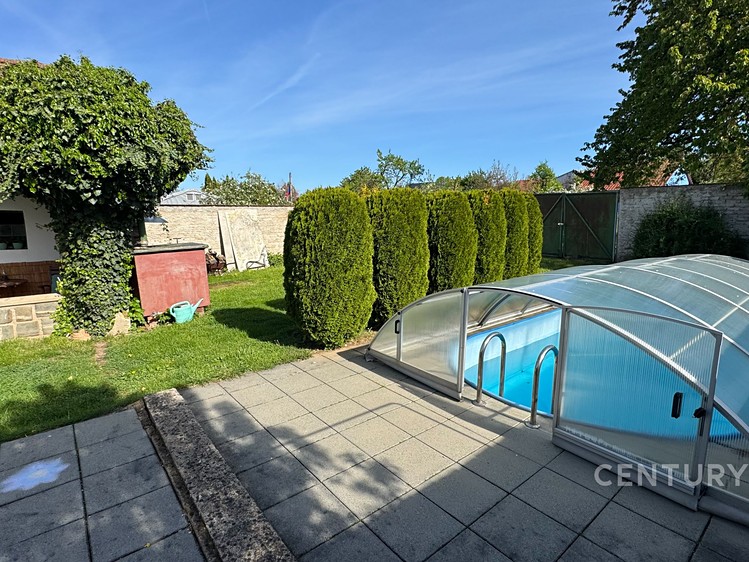 Prodej rodinného domu 174 m², pozemek 863 m² - foto 2