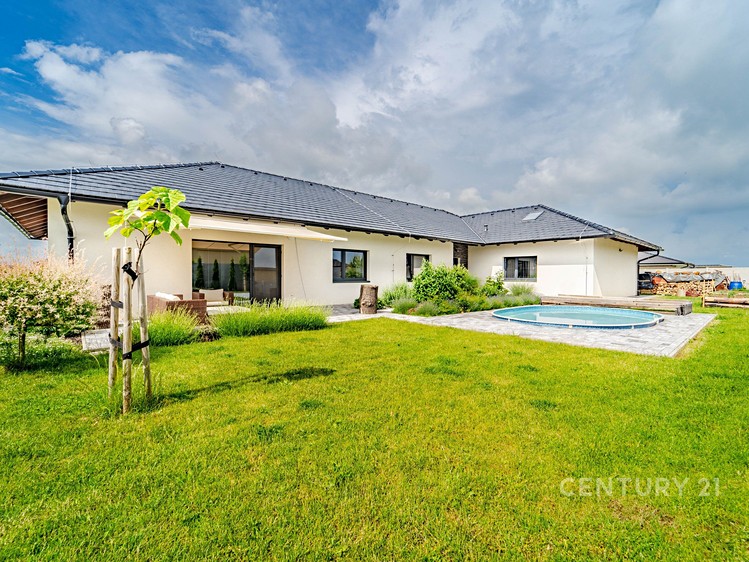 Prodej rodinného domu 417 m², pozemek 1 139 m² - foto 2
