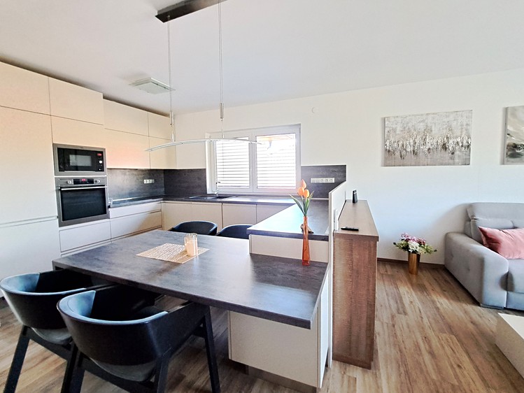 Prodej rodinného domu 190 m², pozemek 926 m² - foto 5
