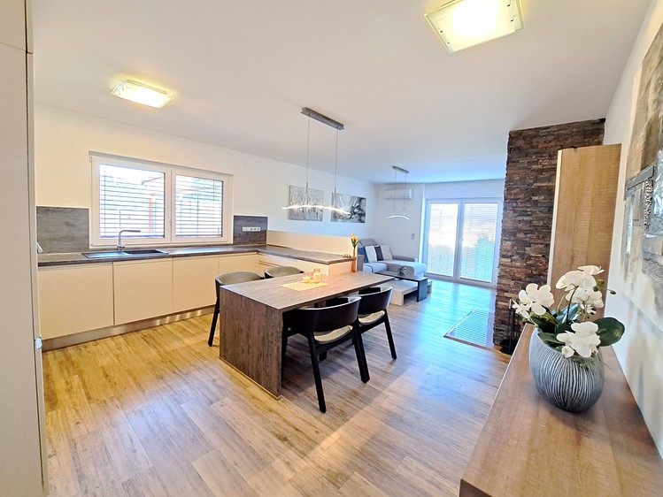 Prodej rodinného domu 190 m², pozemek 926 m² - foto 7