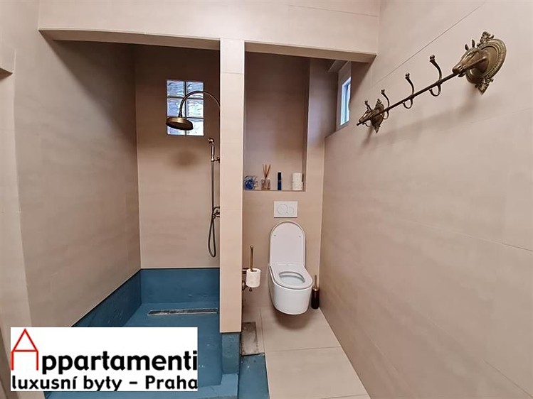 Prodej rodinného domu 220 m², pozemek 546 m² - foto 6