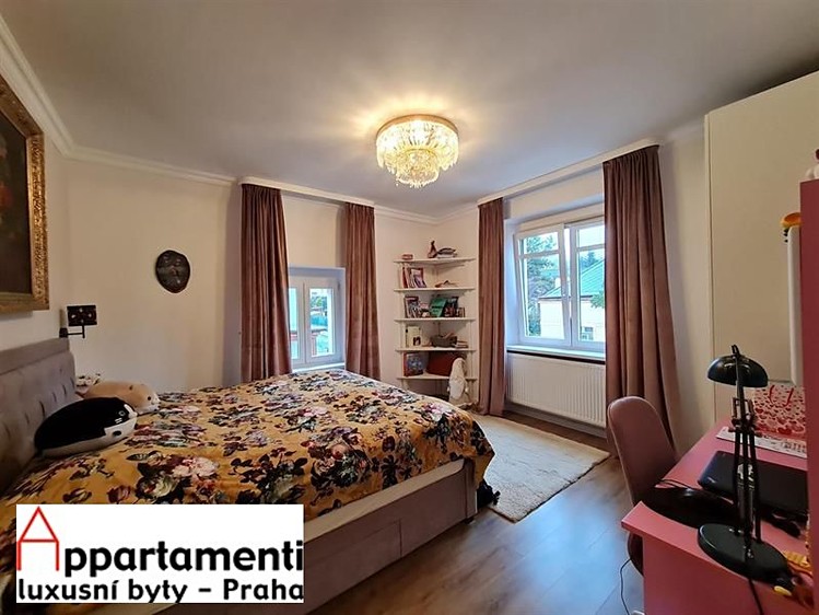 Prodej rodinného domu 220 m², pozemek 546 m² - foto 8