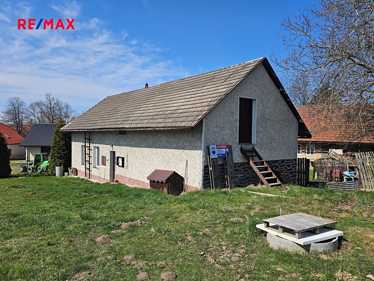 Prodej rodinného domu 141 m², pozemek 1 354 m² - foto 1