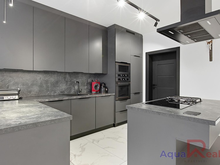 Prodej rodinného domu 180 m², pozemek 586 m² - foto 6