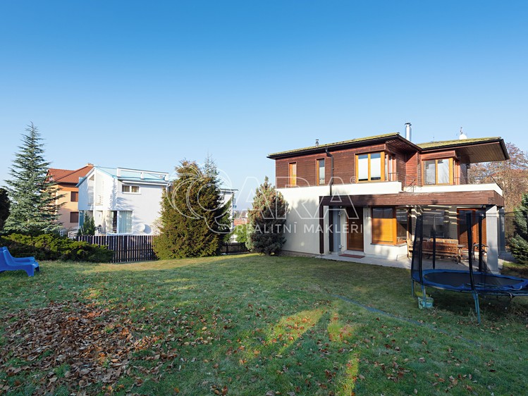 Prodej rodinného domu 292 m², pozemek 876 m² - foto 4