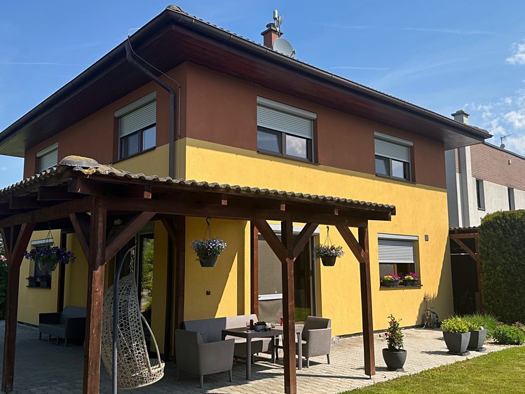 Prodej rodinného domu 170 m², pozemek 760 m² - foto 2