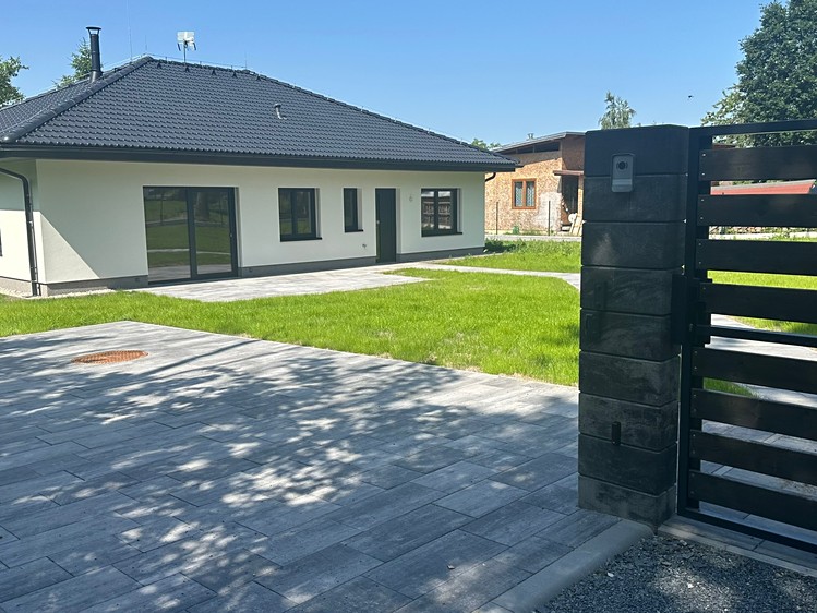 Prodej rodinného domu 160 m², pozemek 1 180 m² - foto 1