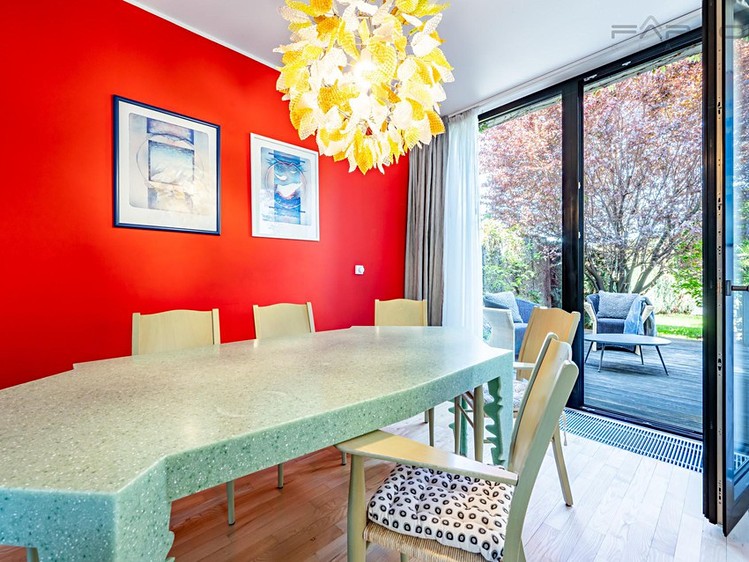 Prodej rodinného domu 268 m², pozemek 298 m² - foto 4