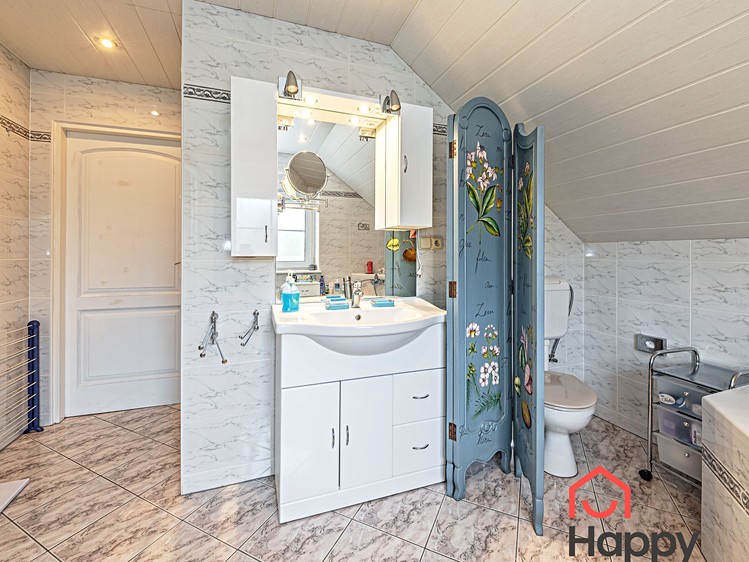 Prodej rodinného domu 180 m², pozemek 576 m² - foto 7