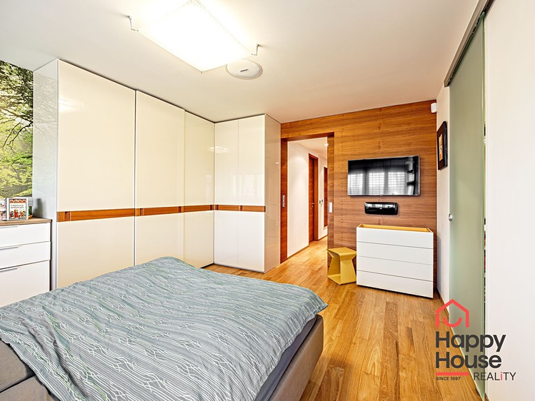 Prodej rodinného domu 200 m², pozemek 280 m² - foto 6