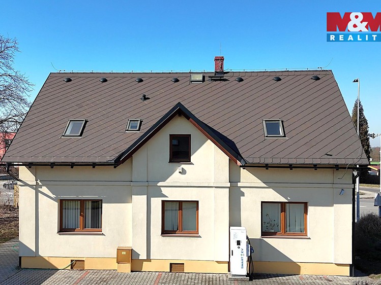 Prodej rodinného domu 211 m², pozemek 822 m² - foto 3
