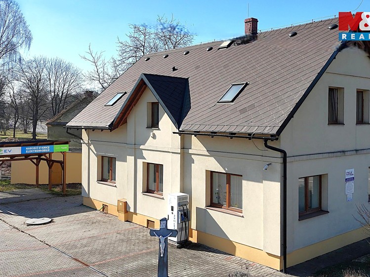 Prodej rodinného domu 211 m², pozemek 822 m² - foto 4