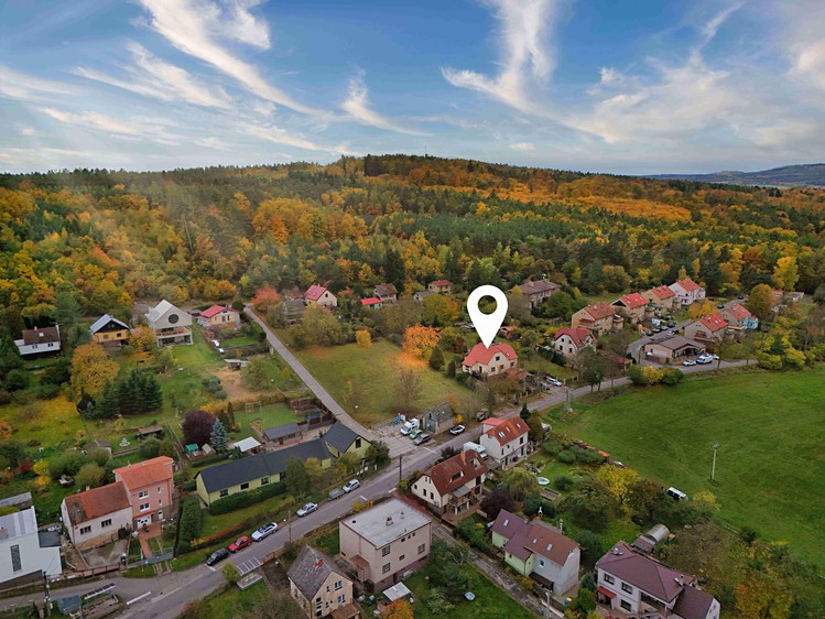 Prodej rodinného domu 194 m², pozemek 1 039 m² - foto 2