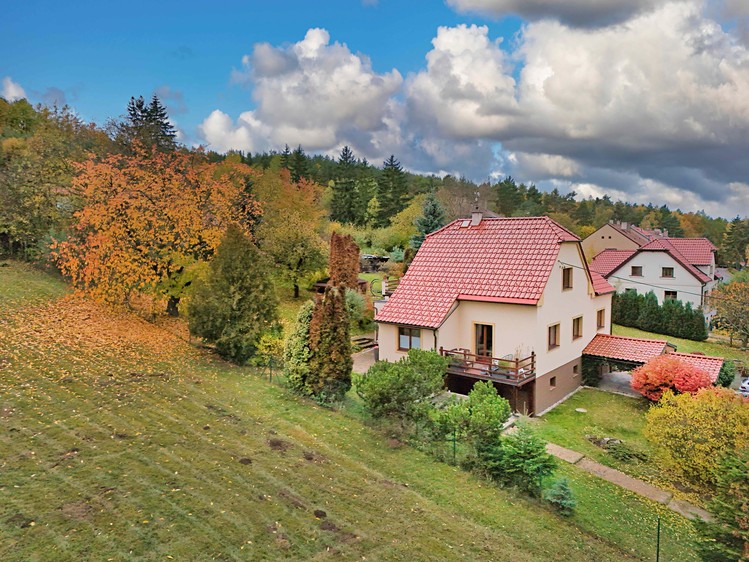 Prodej rodinného domu 194 m², pozemek 1 039 m² - foto 4