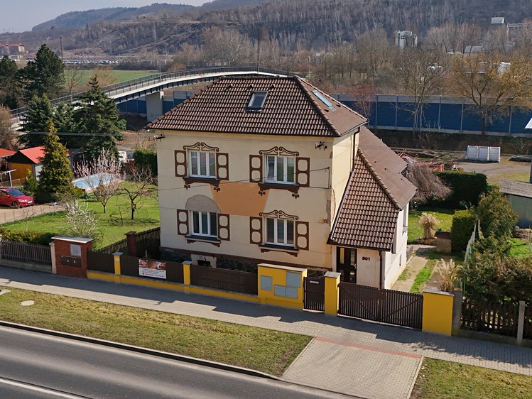 Prodej vícegeneračního domu 284 m², pozemek 542 m² - foto 1