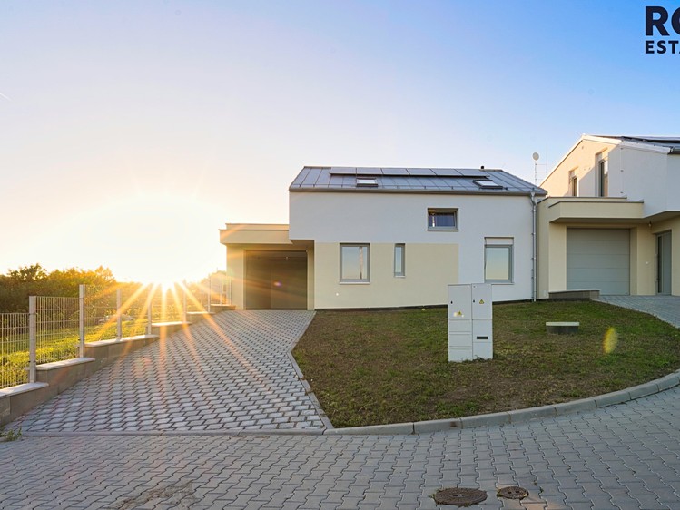 Prodej  rodinného domu 167 m², pozemek 679 m² - foto 4