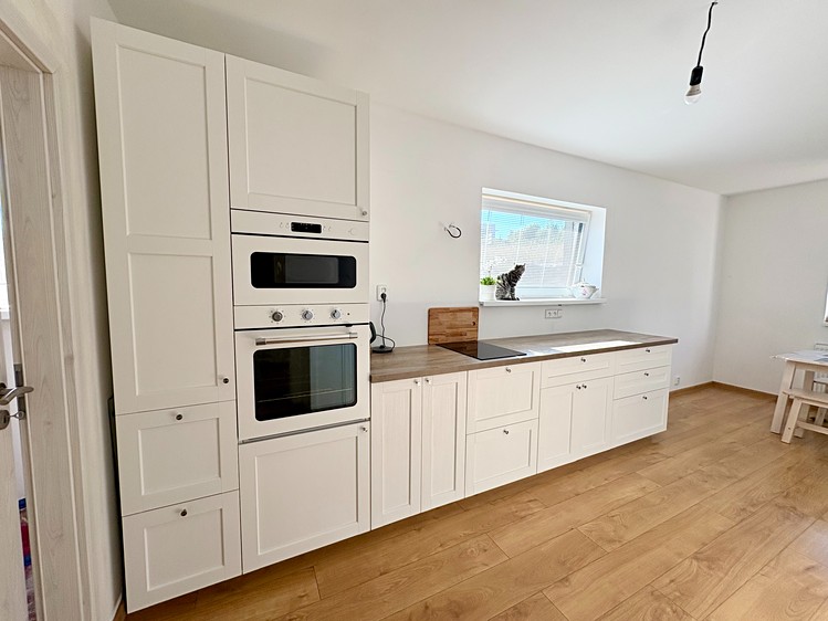 Prodej rodinného domu 158 m², pozemek 1 219 m² - foto 4