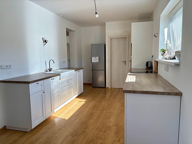 Prodej rodinného domu 158 m², pozemek 1 219 m² - foto 5