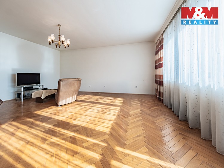 Prodej rodinného domu 300 m², pozemek 1 340 m² - foto 7