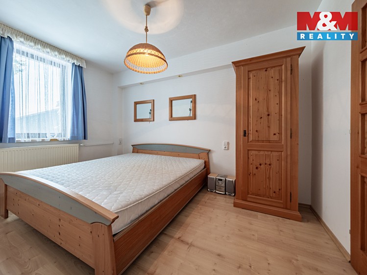 Prodej rodinného domu 300 m², pozemek 1 340 m² - foto 8