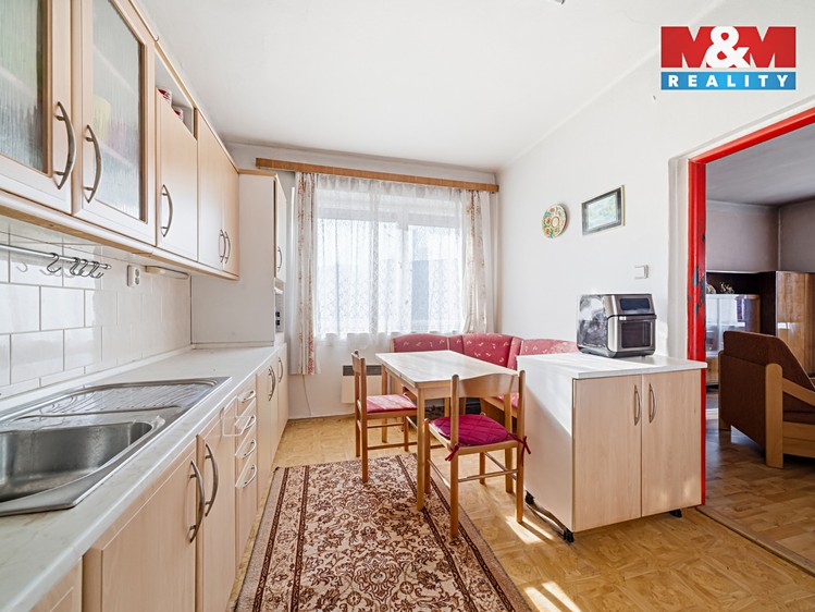 Prodej rodinného domu 120 m², pozemek 735 m² - foto 8
