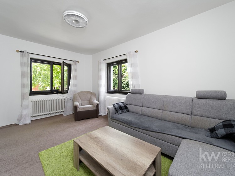Prodej rodinného domu 140 m², pozemek 1 013 m² - foto 1