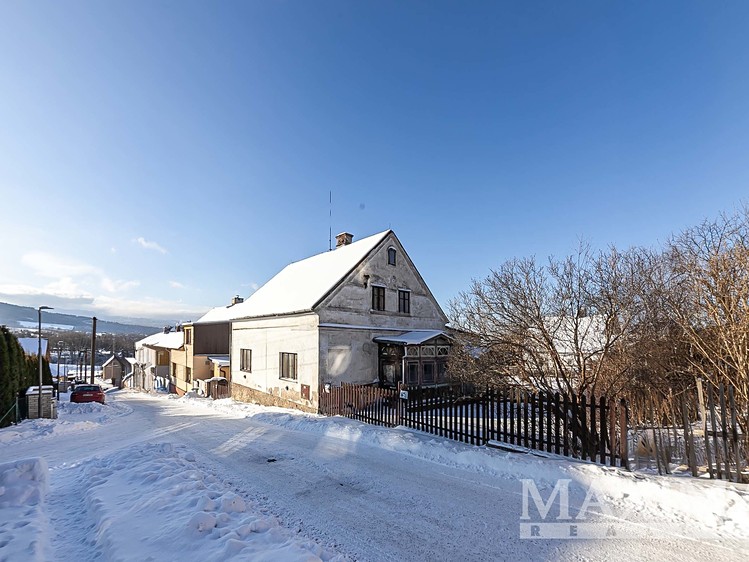Prodej rodinného domu 195 m², pozemek 1 223 m² - foto 2